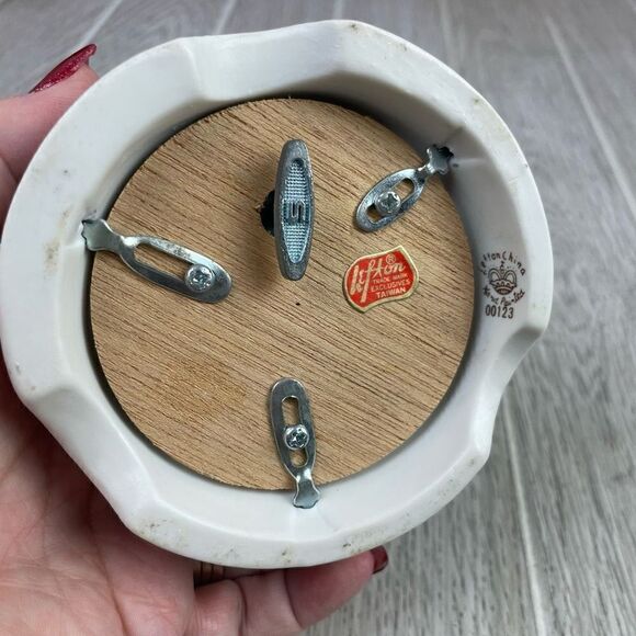 Lund’s Lites Music Box. Lefton China. Hand Painted  #00123. Boy, Girl Picnic - Picture 10 of 11